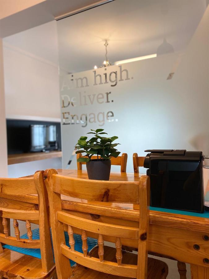 Apartamento Small Gem Athens, Next To Metro Nomismatokopeio Atenas